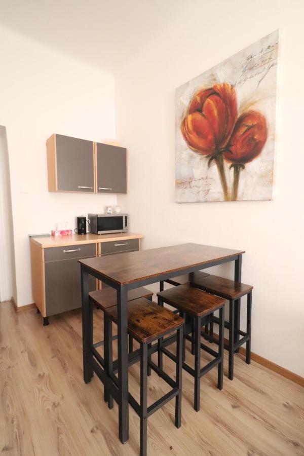 Hostel Forum Прага Экстерьер фото