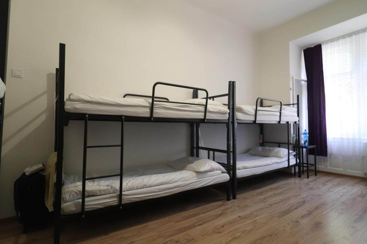 Hostel Forum Прага Экстерьер фото