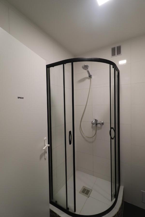 Hostel Forum Прага Экстерьер фото