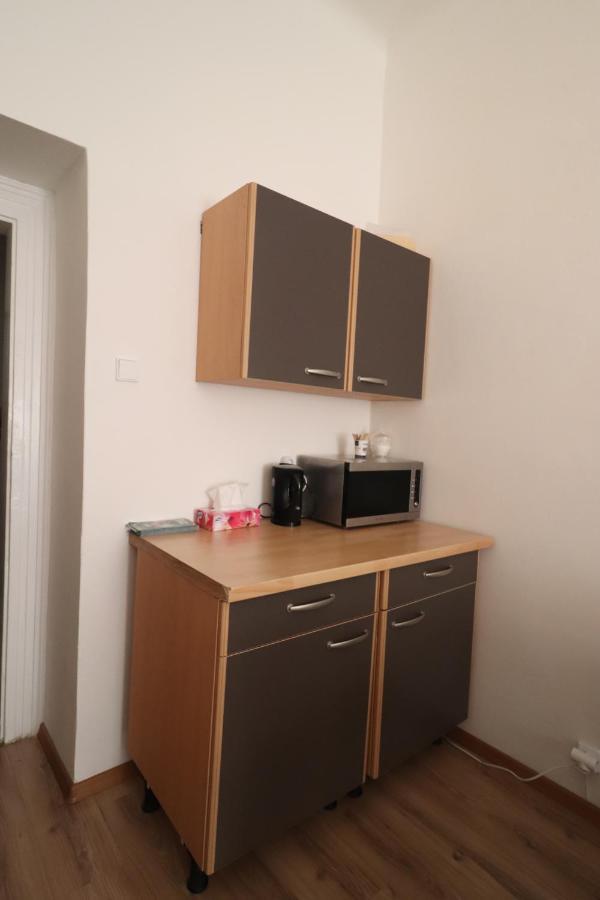 Hostel Forum Прага Экстерьер фото