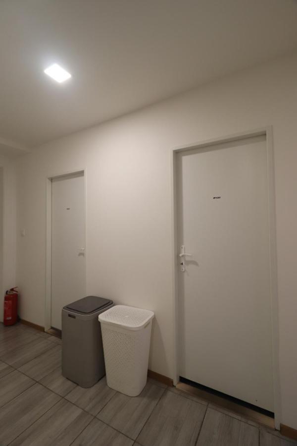 Hostel Forum Прага Экстерьер фото